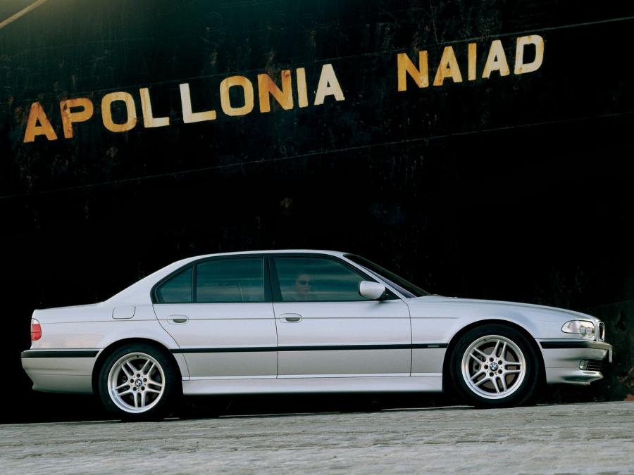  BMW 740d 1999 года  (фото 13 из 19)